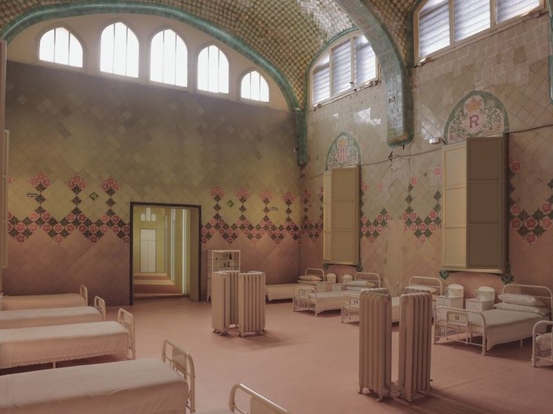 Grande salle ancienne de Grigny au sol carrelé remis à neuf après reprise du support