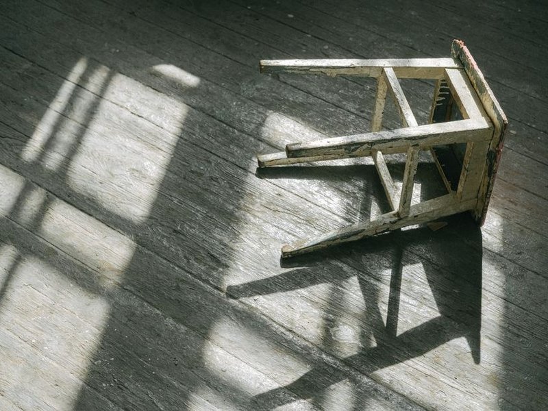 Vieux plancher bois d'un appartement de canut ragréé avant la pose d'un carrelage neuf dans les pentes de la Croix-Rousse à Lyon 4