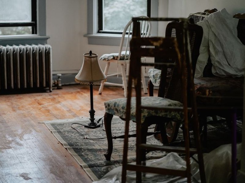 Radiateurs et réseau de chauffage repris dans une maison de ville ancienne rénovée du centre d'Oullins