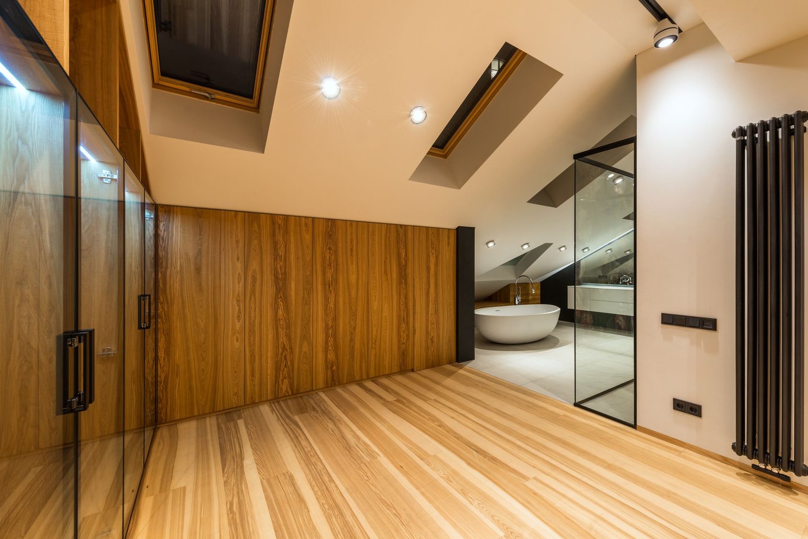 Combles aménagés en suite parentale à Lyon avec salle d'eau sous les rampants