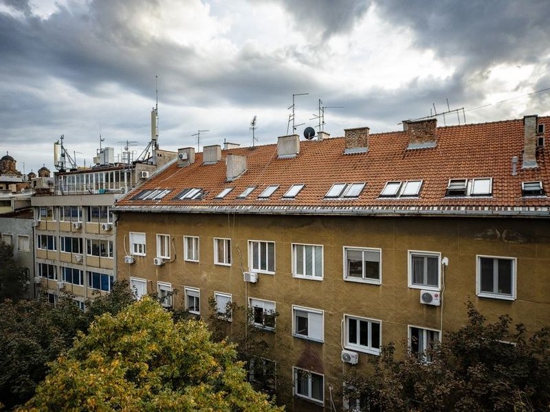 Recherche de fuite sur la toiture d'un immeuble de Pierre-Bénite dont l'appartement du dessous est touché