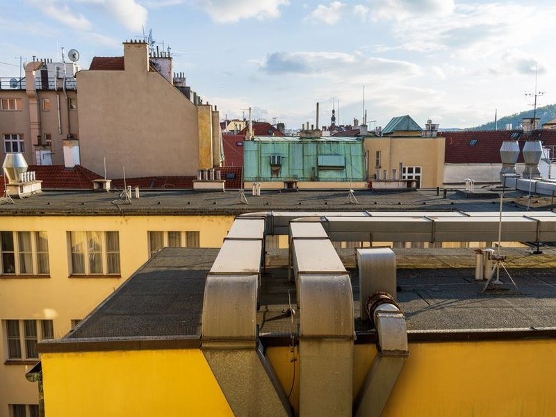 Toitures et toits-terrasses des immeubles à Vaulx-en-Velin, où se traitent les infiltrations et l'étanchéité