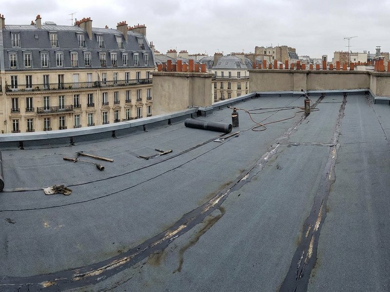 Réfection de l'étanchéité d'un toit-terrasse sur une copropriété villeurbannaise
