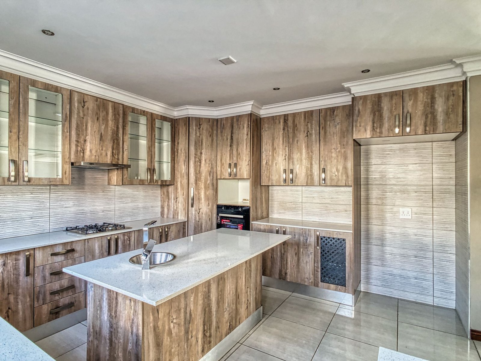 Cuisine équipée sur mesure avec îlot central à Lyon