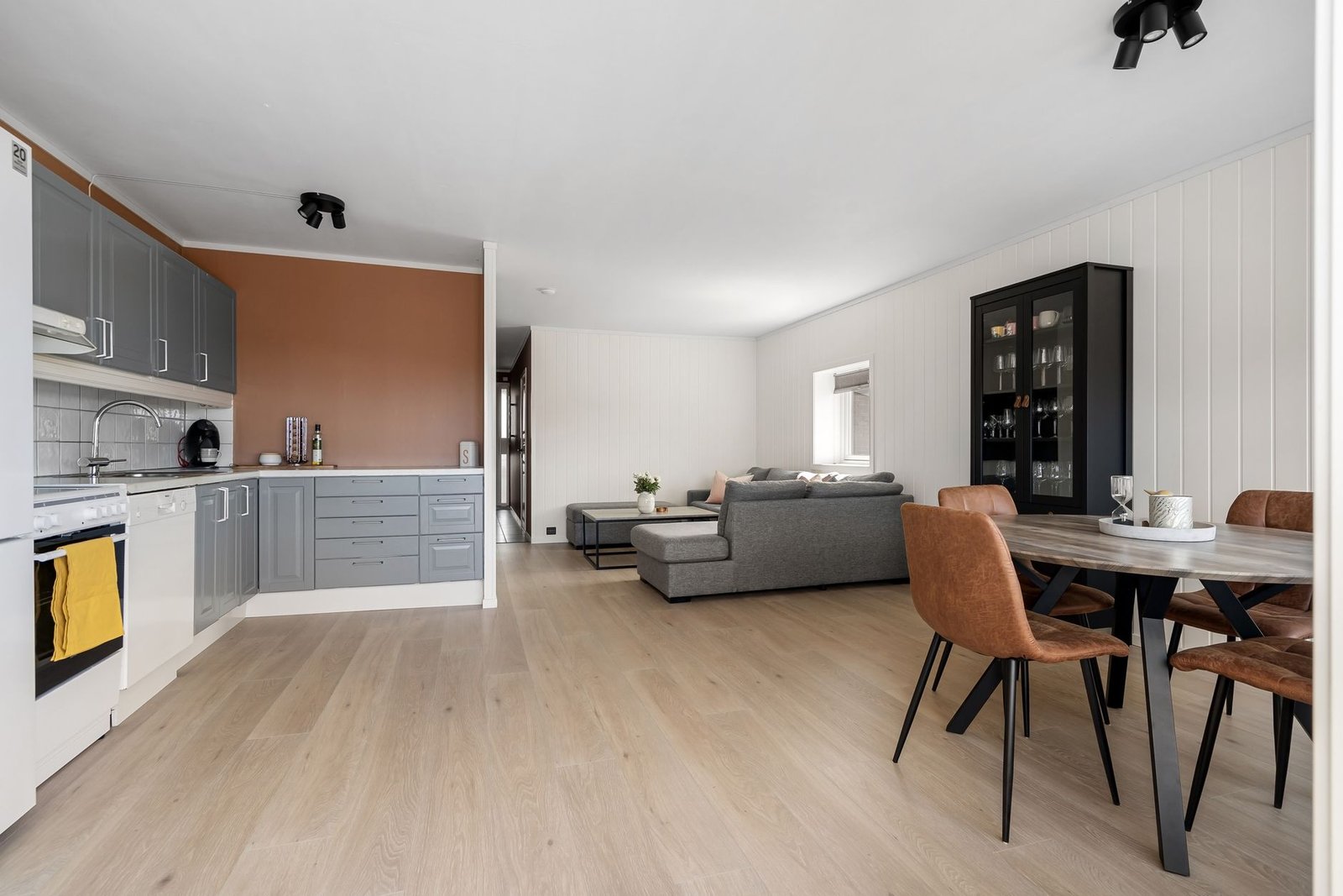 Ouverture d'une cuisine sur le séjour dans un appartement à Lyon