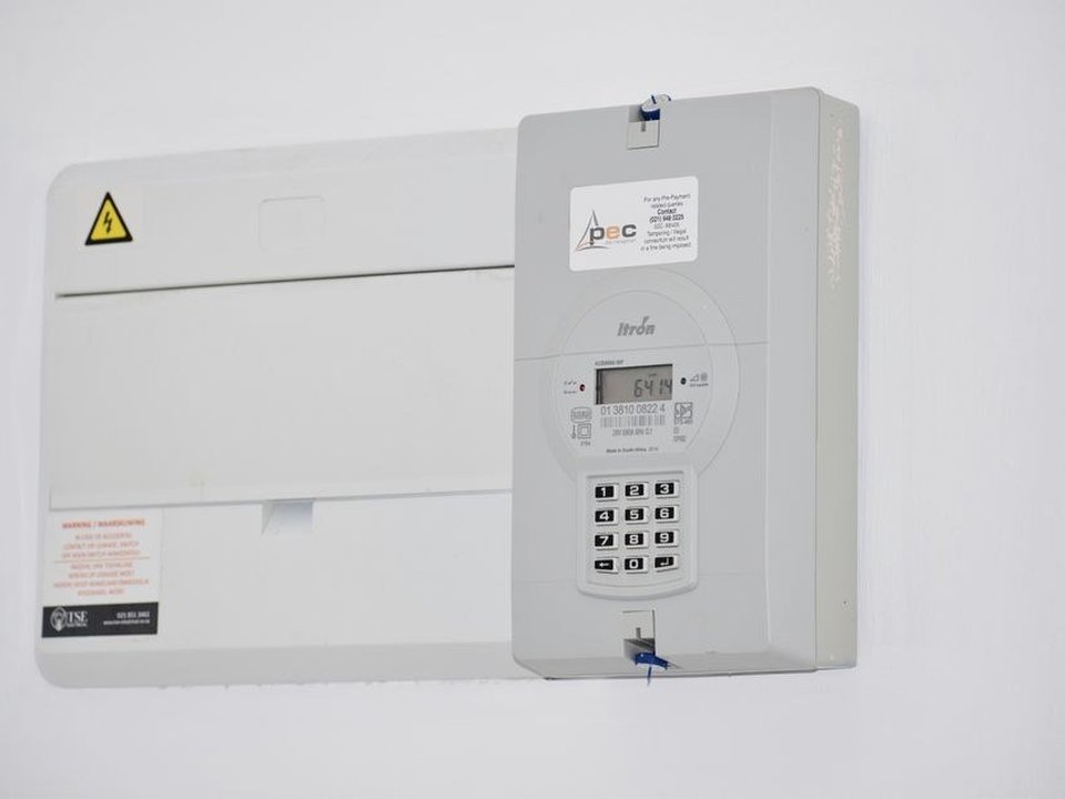 Tableau et coffret électriques d'un pavillon neuf de Décines, circuits à compléter