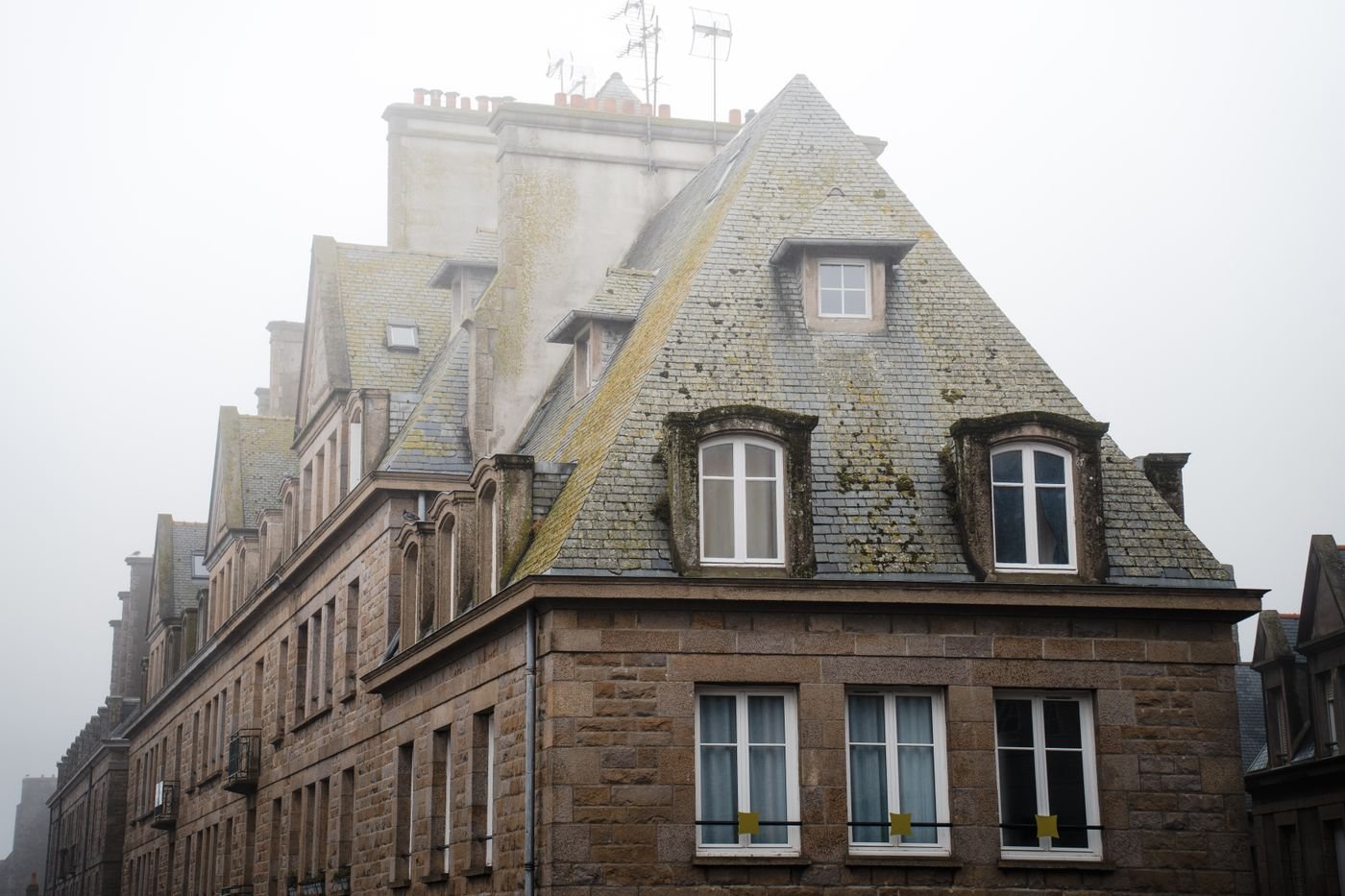 Rénovation d'une maison ancienne en pierre à Lyon, bâti traditionnel