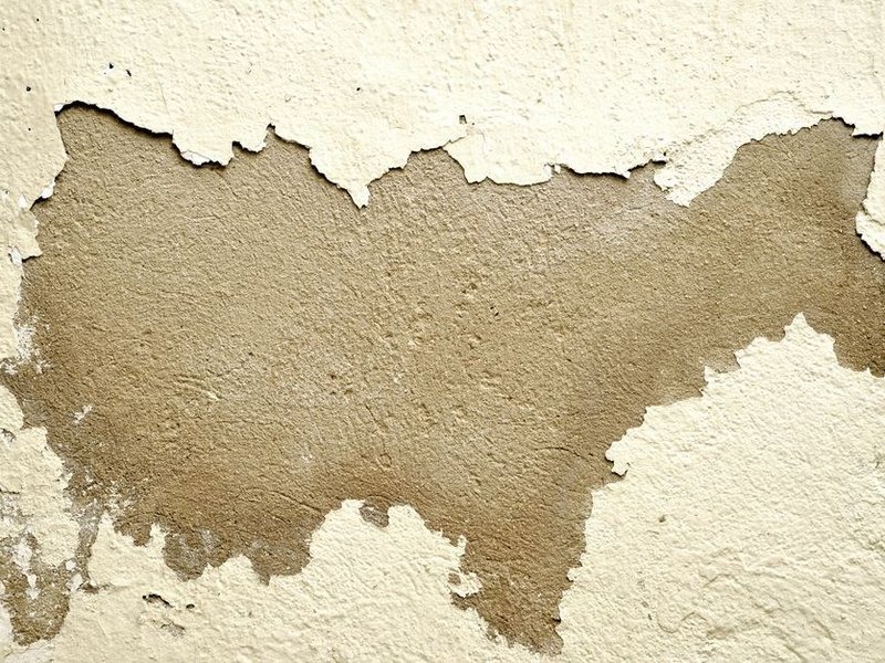 Reprise d'une fissure de plafond dans une maison ancienne de Bibost, calfeutrement et pose d'une toile de verre avant peinture