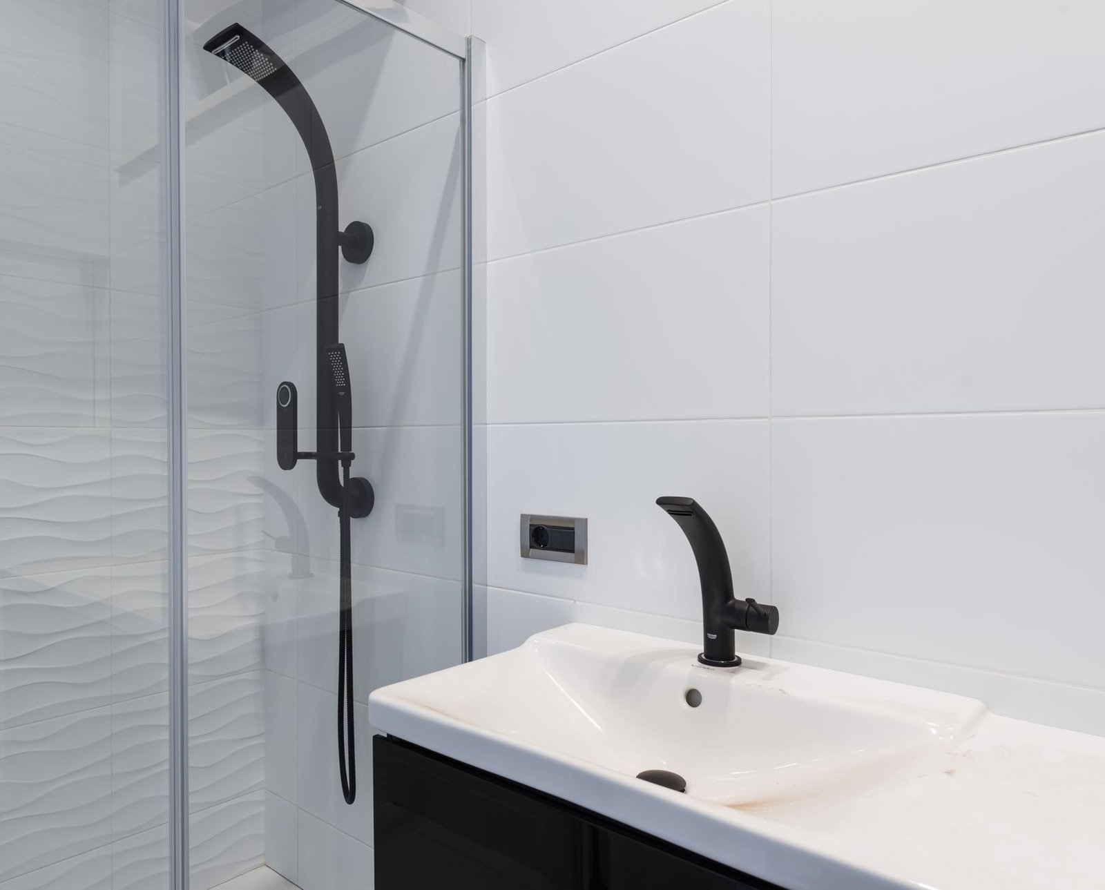 Installation sanitaire d'une salle de bain rénovée à Caluire