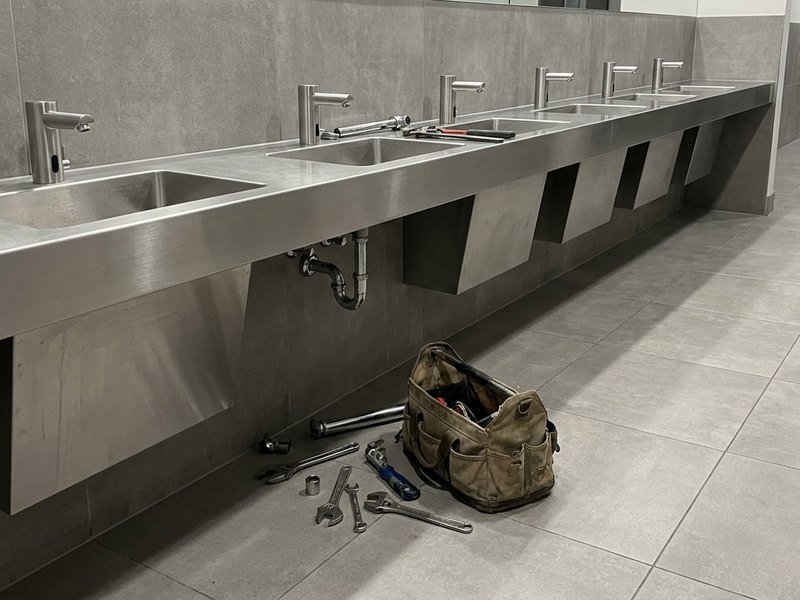 Sanitaires collectifs d'un immeuble de bureaux du quartier de la Part-Dieu à Lyon 3