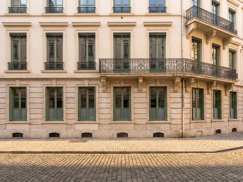 Immeuble de rapport ancien lyonnais entièrement rénové par son propriétaire investisseur